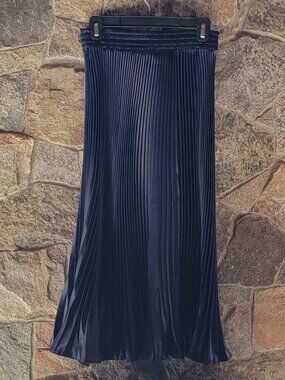 Classic Sateen Midi Accordion Skirt (elastic waist sz 14-18)